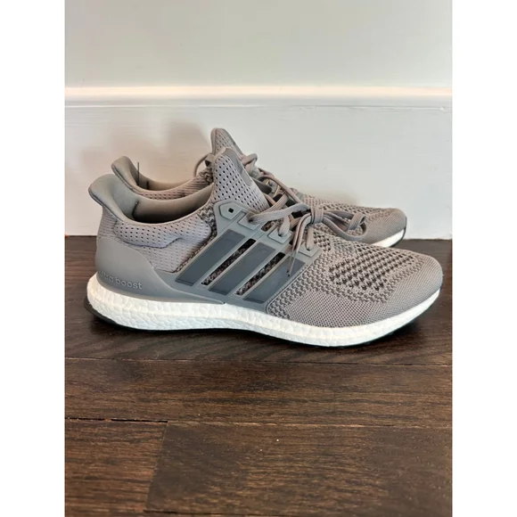 Adidas Ultraboost 1.0 DNA Grey Running Athletic Sneakers Men's Size 9 HQ4200 - Picture 2 of 5